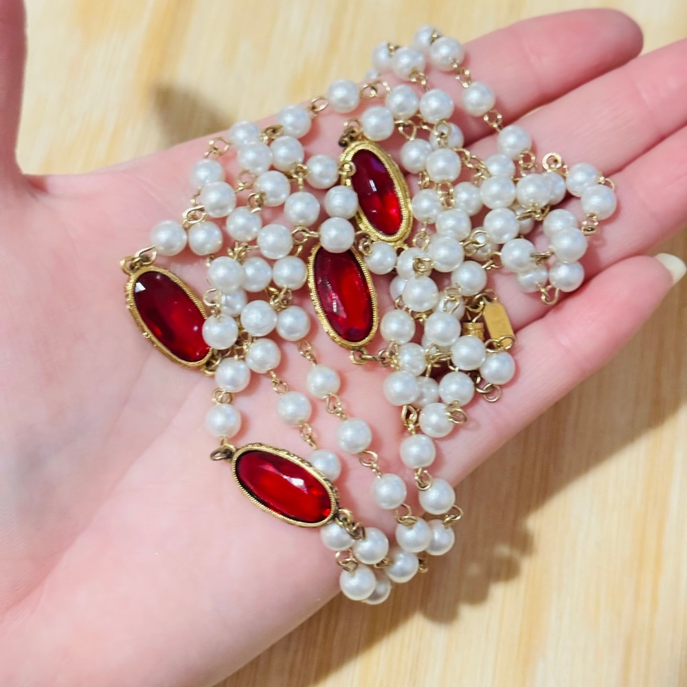 VTG 1928 Collection red Style pearl Necklace red Open bezel Crystal gold  44"L - Picture 2 of 7